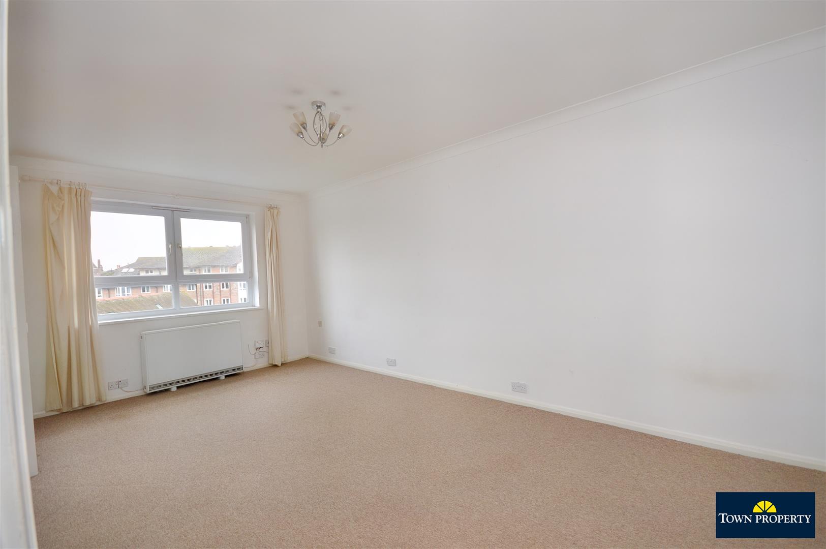 Property Details for Hartington Place Eastbourne BN21 3BW Town